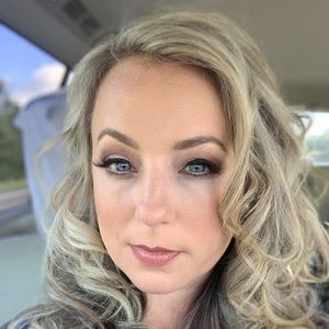 Meet your Posher, Pamela